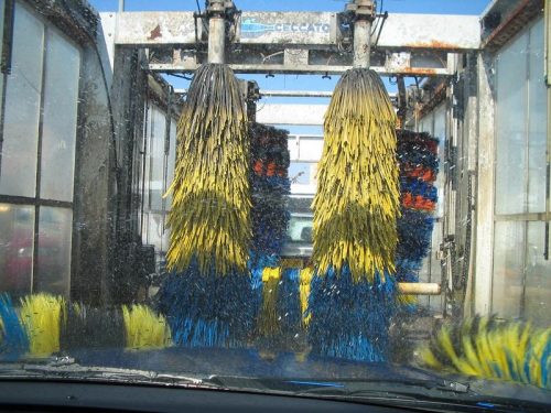 lavado en tunel automatico asco sucio barro grasa desde dentro lavar el coche darcerapulircera.com